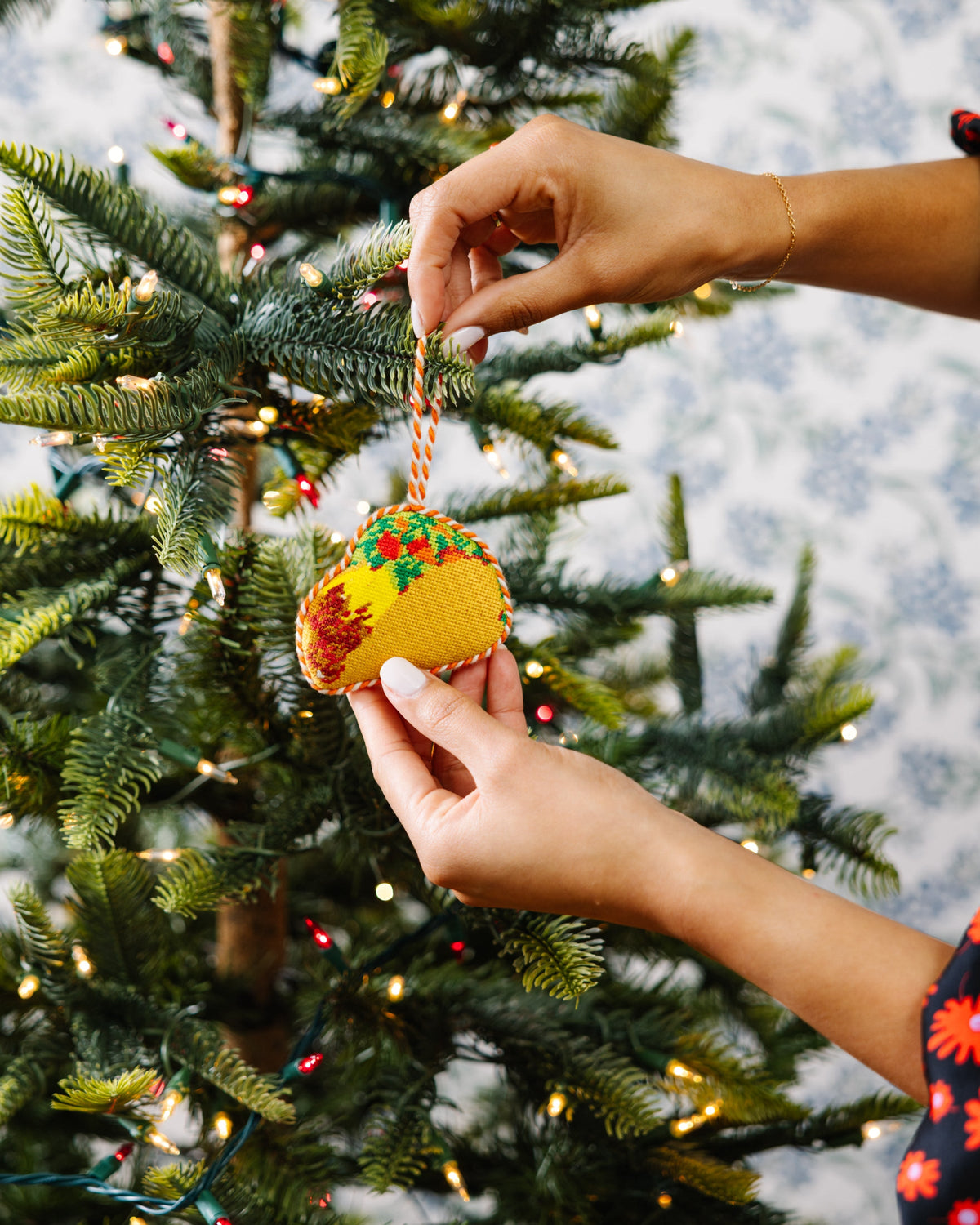 Needlepoint Icon Ornament - Taco
