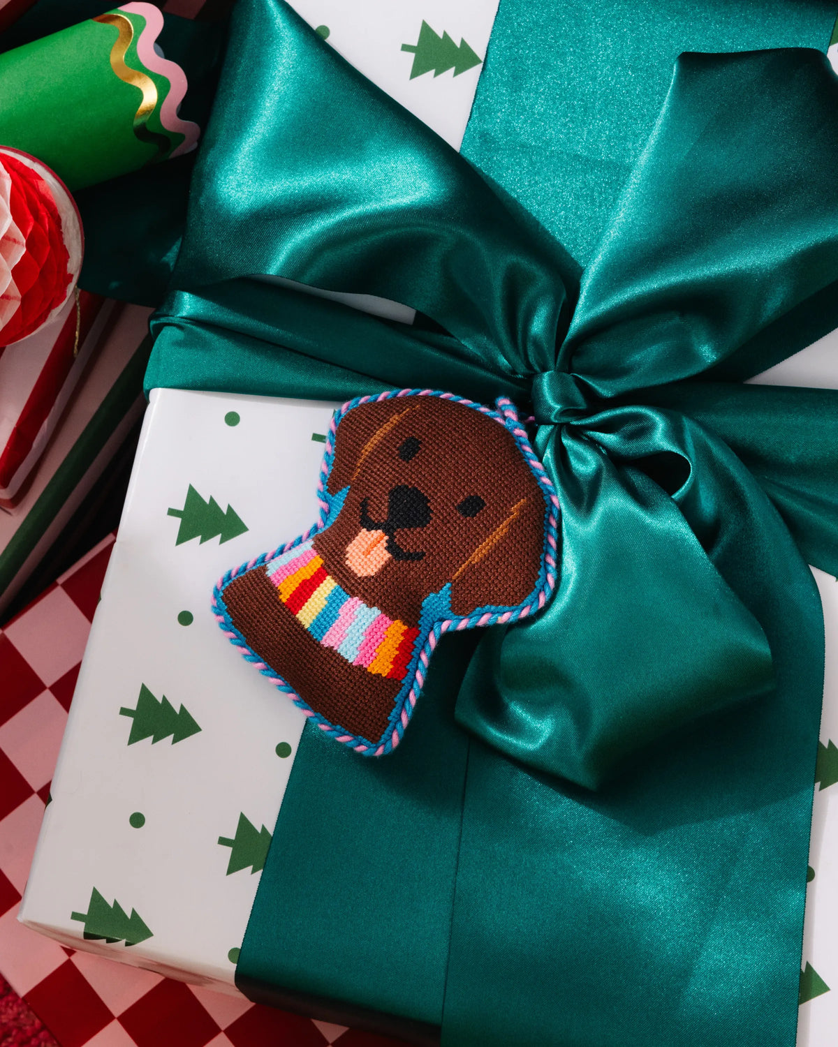 Needlepoint Icon Ornament - Chocolate Lab