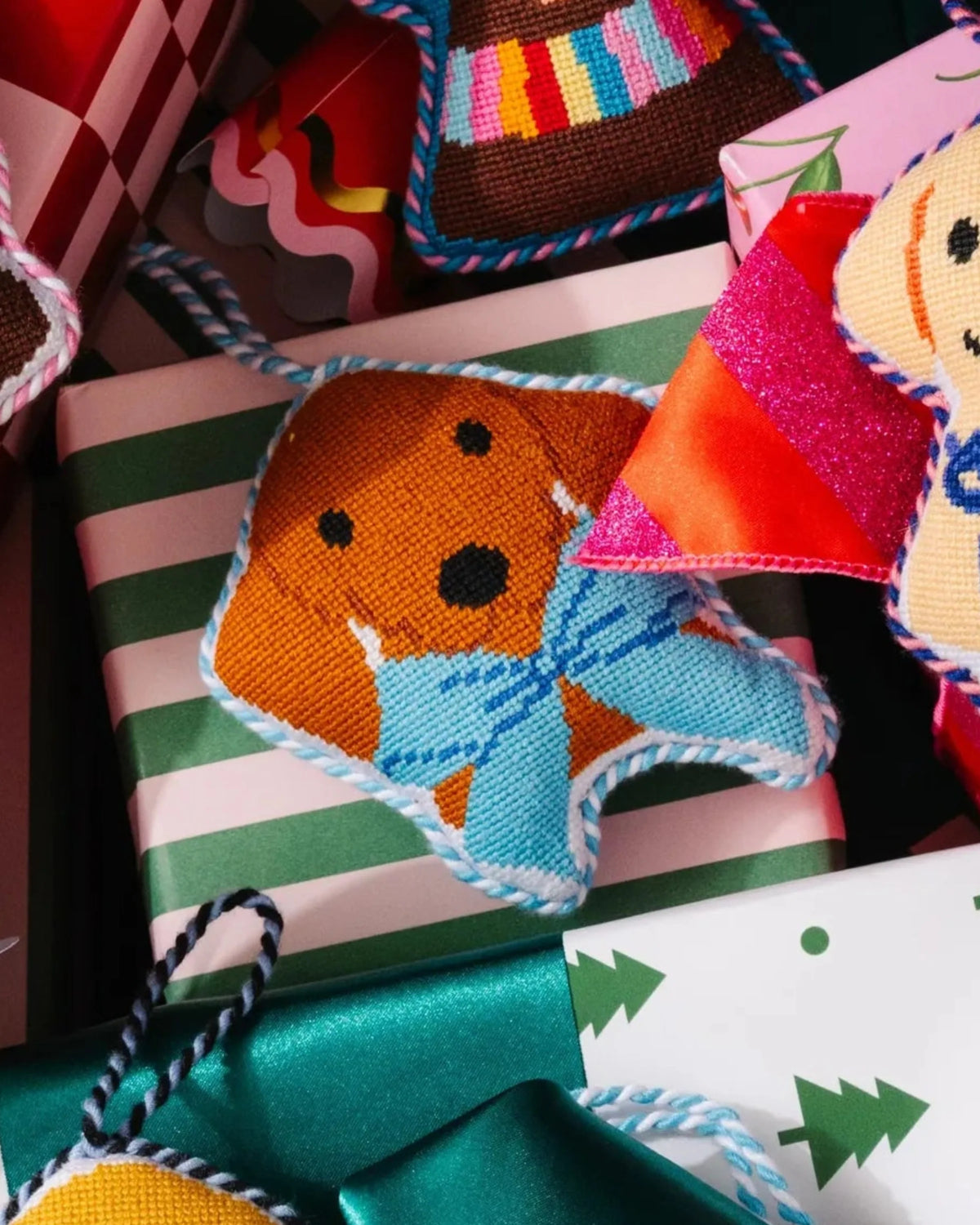 Needlepoint Icon Ornament - Dachshund