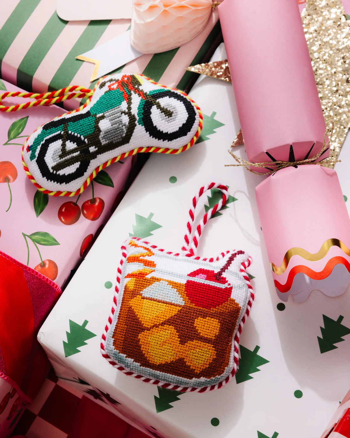 Needlepoint Icon Ornament - Old Fashioned