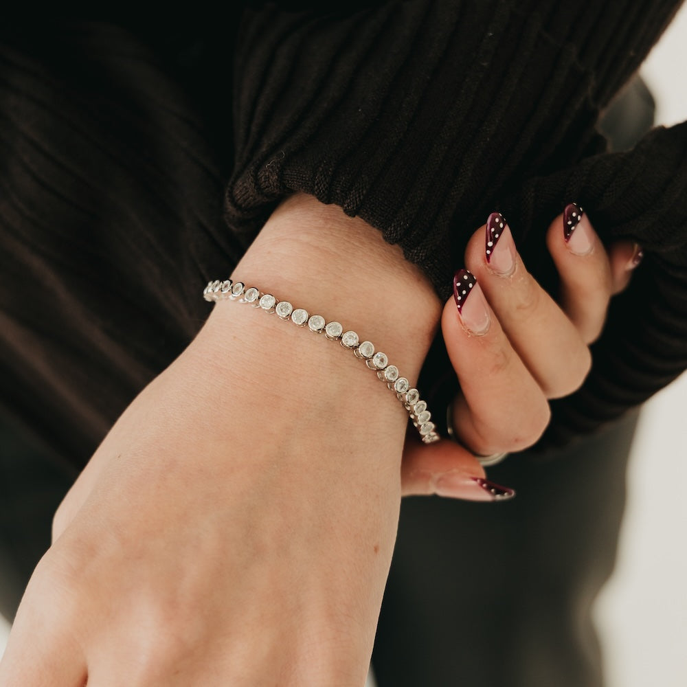 Tennis Bracelet Frosted In Diamonds - WATERPROOF