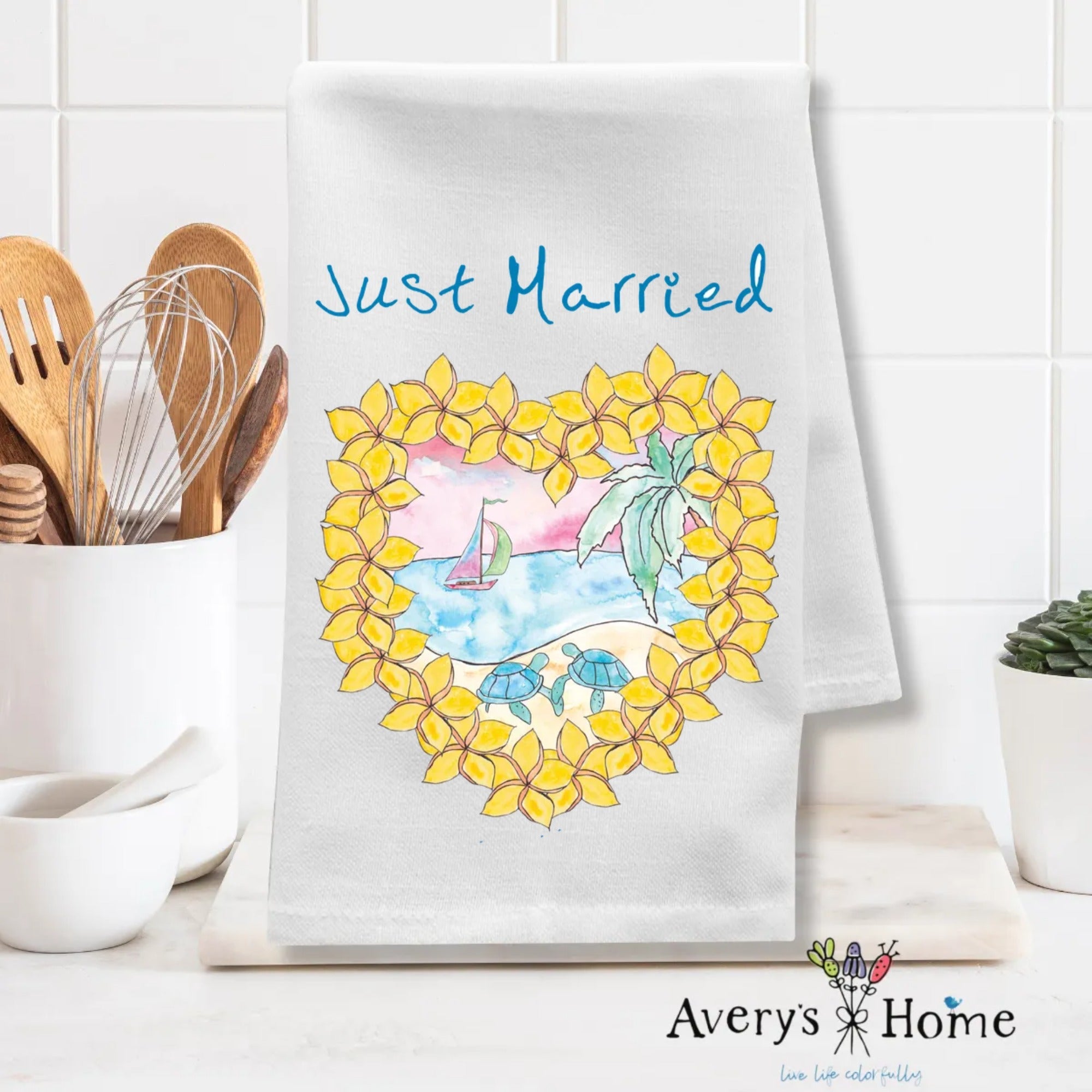 Just Married dish towel design detail