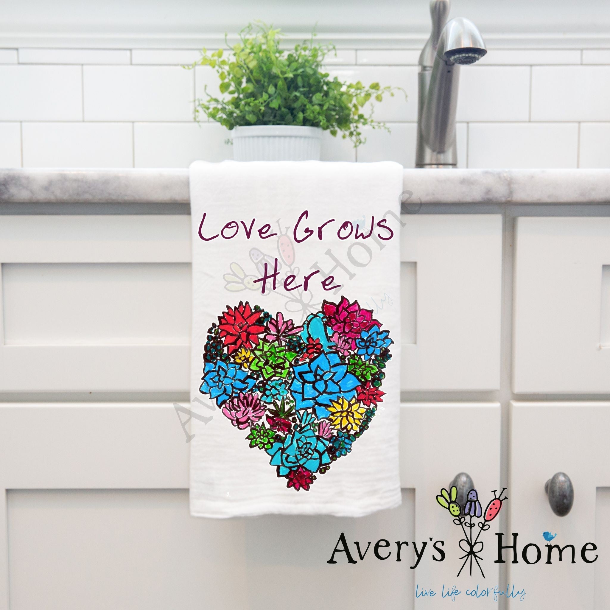 Love Grows Here dish towel design detail